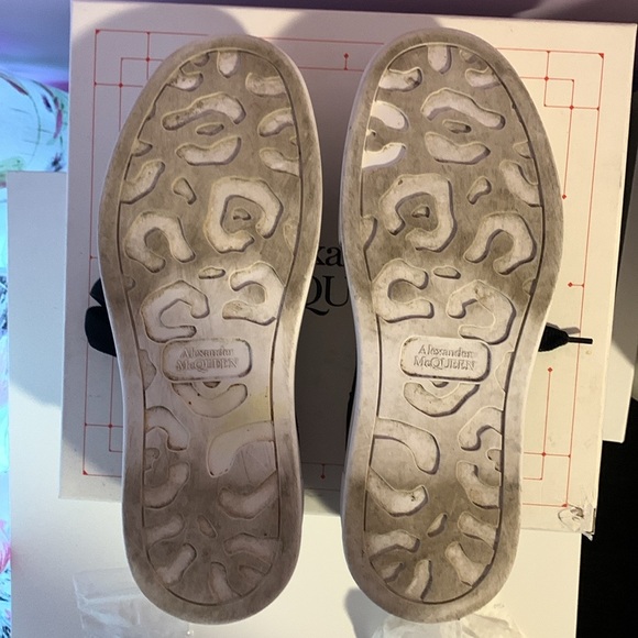 Alexander McQueen Women’s Deck Lace Up Plimsoll Sneakers - Picture 7 of 11